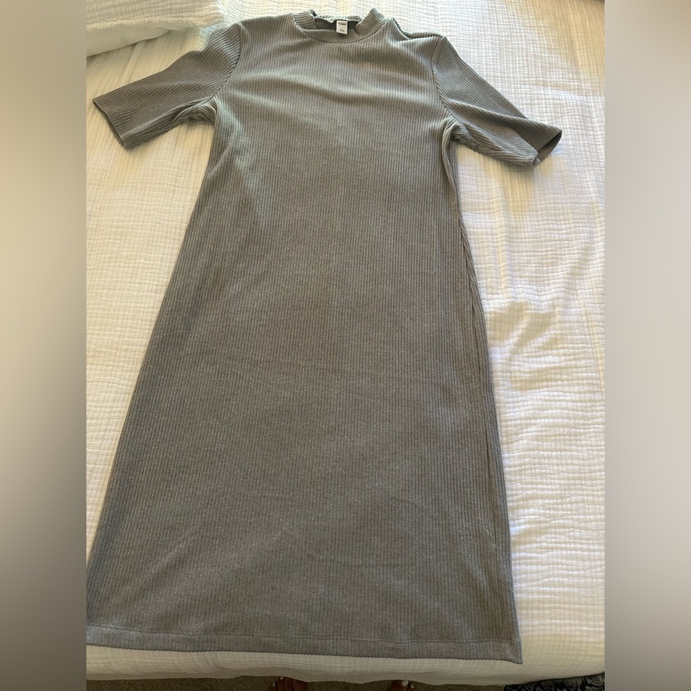 Old Navy half Sleeve Gray midi Dress.